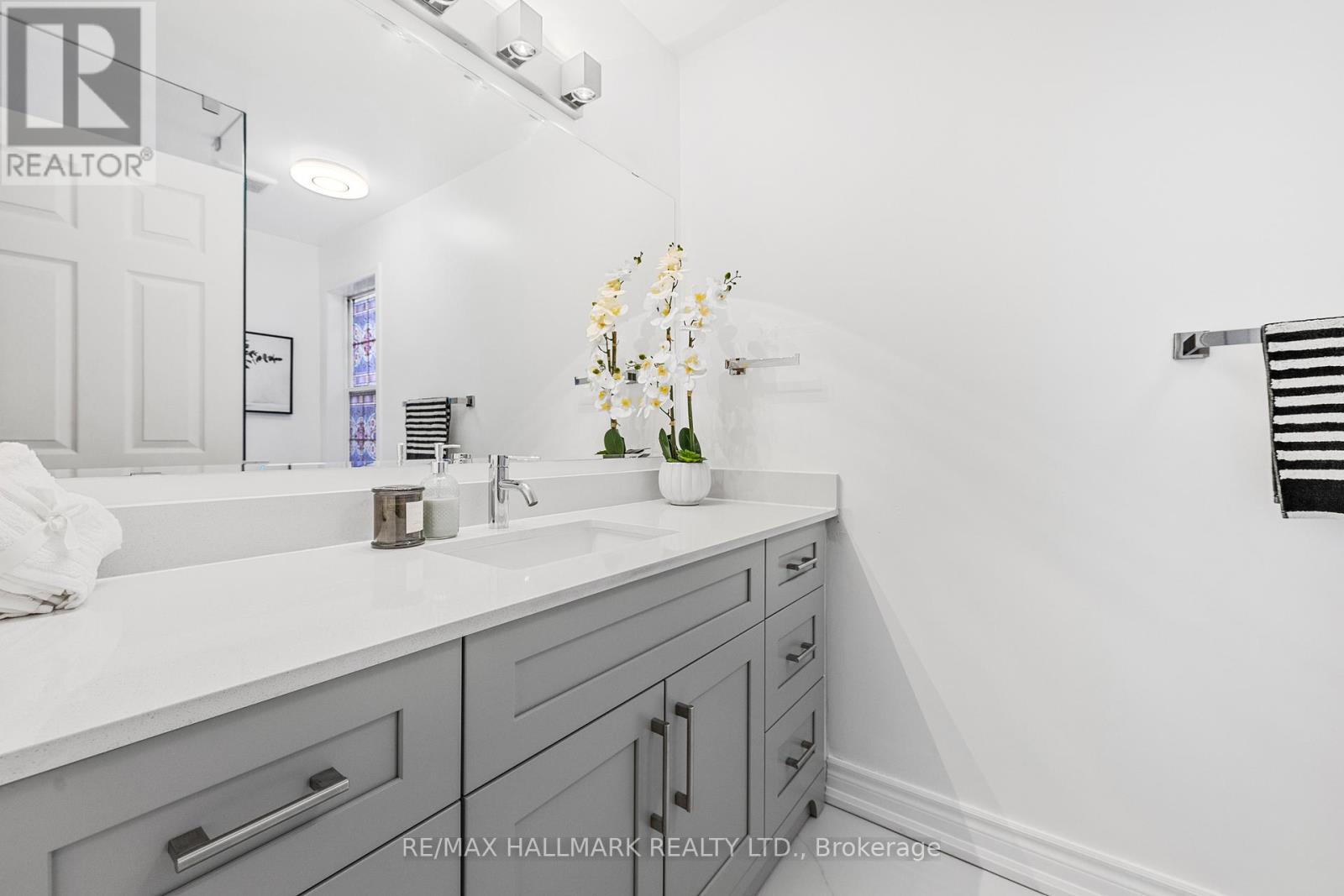 7 Delphinium Avenue, Richmond Hill, Ontario  L4E 4V1 - Photo 35 - N12491978