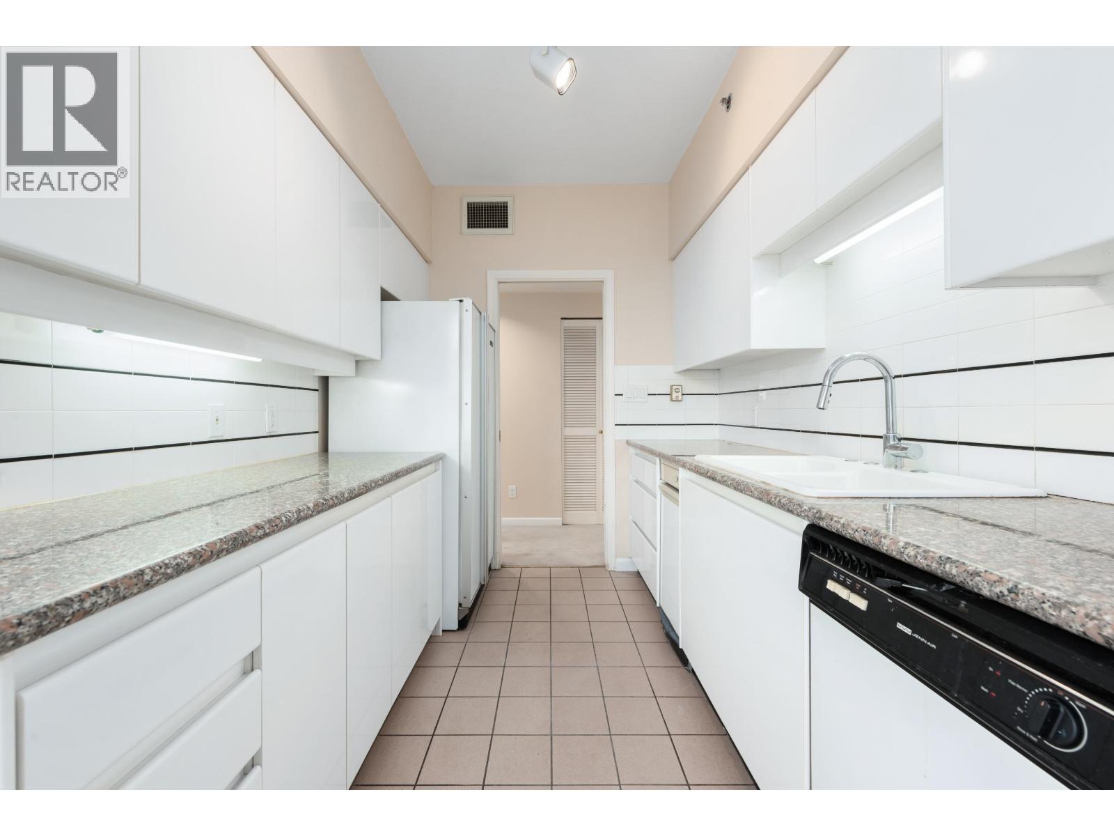 201 1788 W Georgia Street, Vancouver, British Columbia  V6G 2V7 - Photo 13 - R3063262