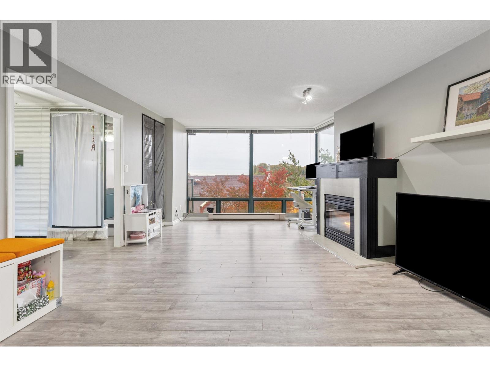 507 8 Laguna Court, New Westminster, British Columbia  V3M 6M6 - Photo 2 - R3063264