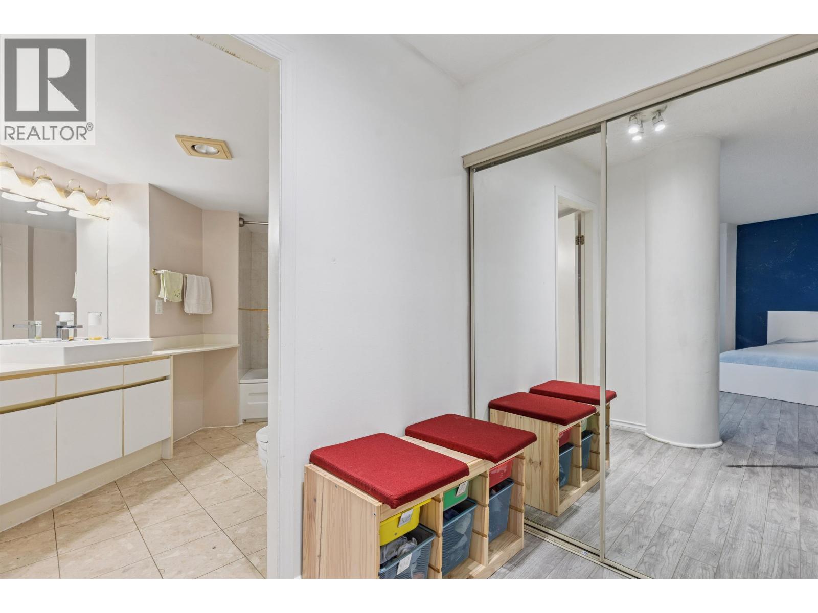 507 8 Laguna Court, New Westminster, British Columbia  V3M 6M6 - Photo 8 - R3063264