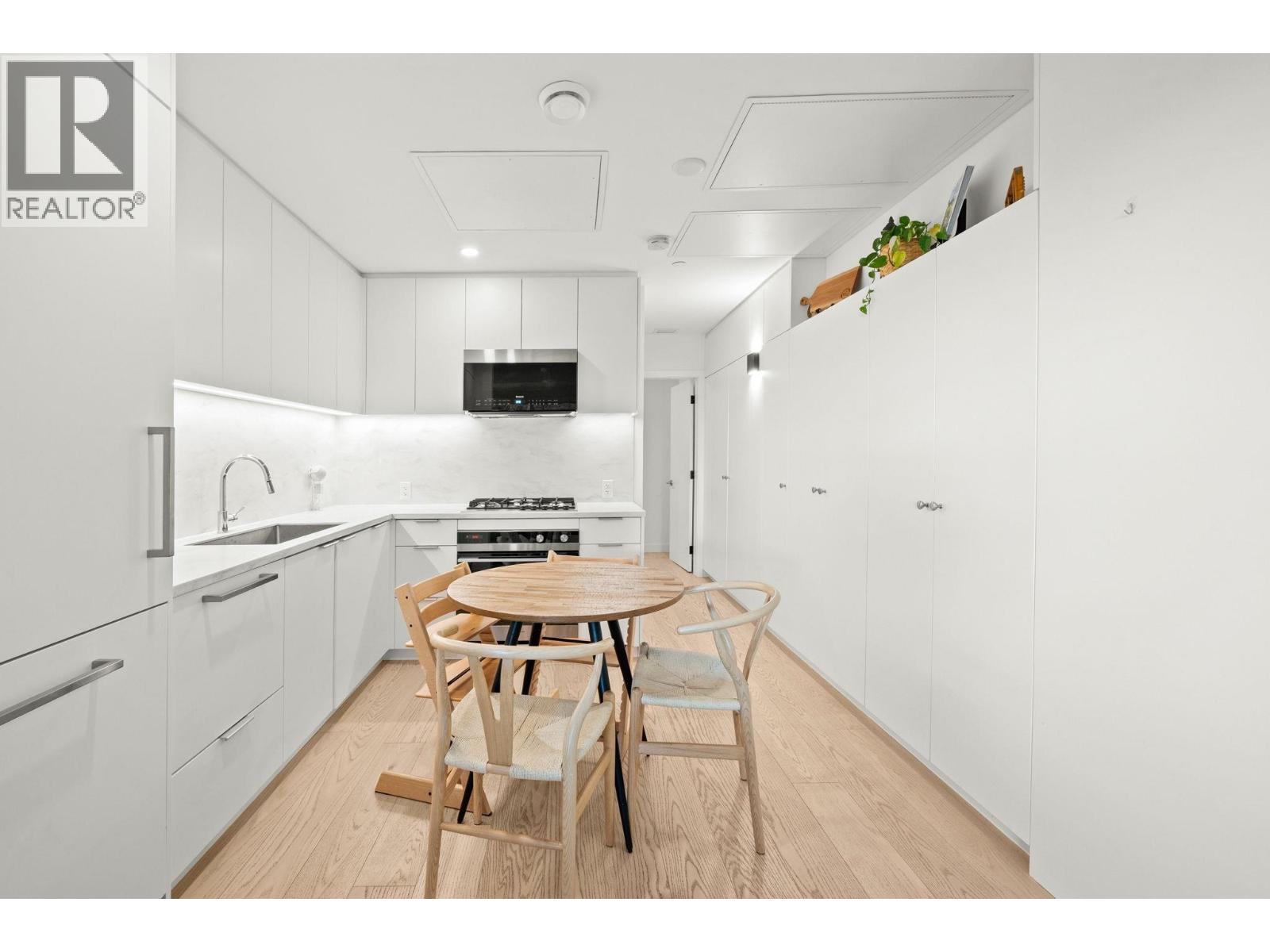 107 650 E 2nd Street, North Vancouver, British Columbia  V7L 1E3 - Photo 10 - R3063271