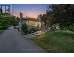 8 RUSHTON ROAD, Georgina, Ontario