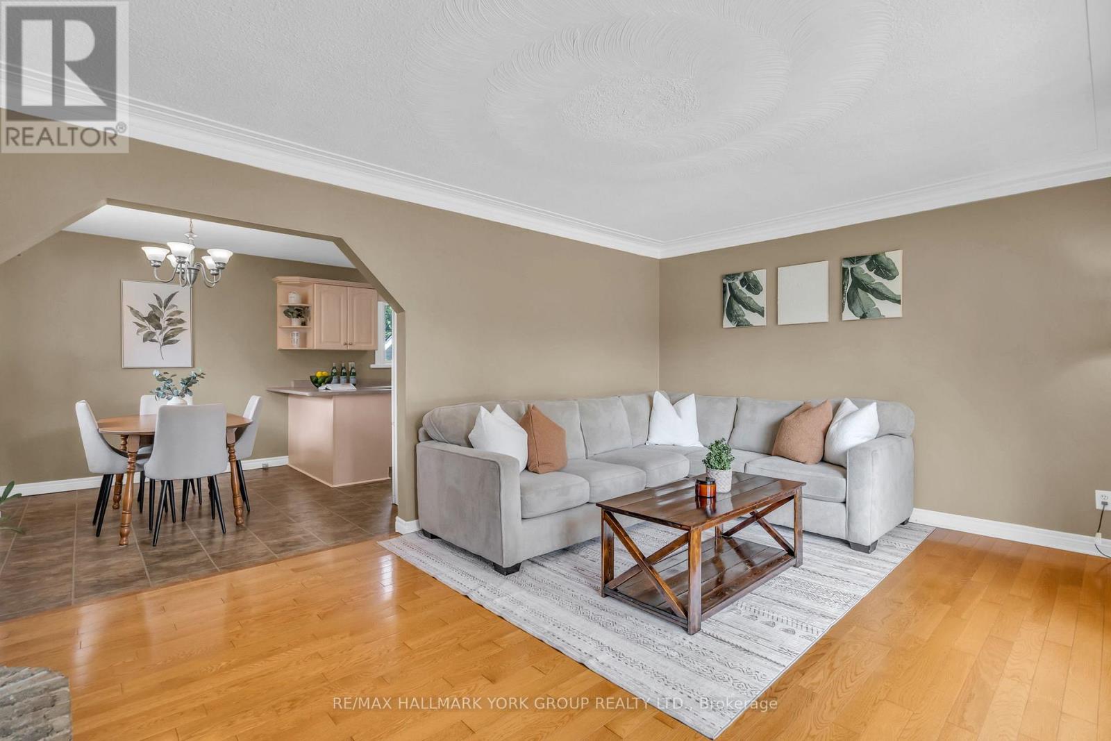 8 Rushton Road, Georgina, Ontario  L0E 1S0 - Photo 11 - N12436570