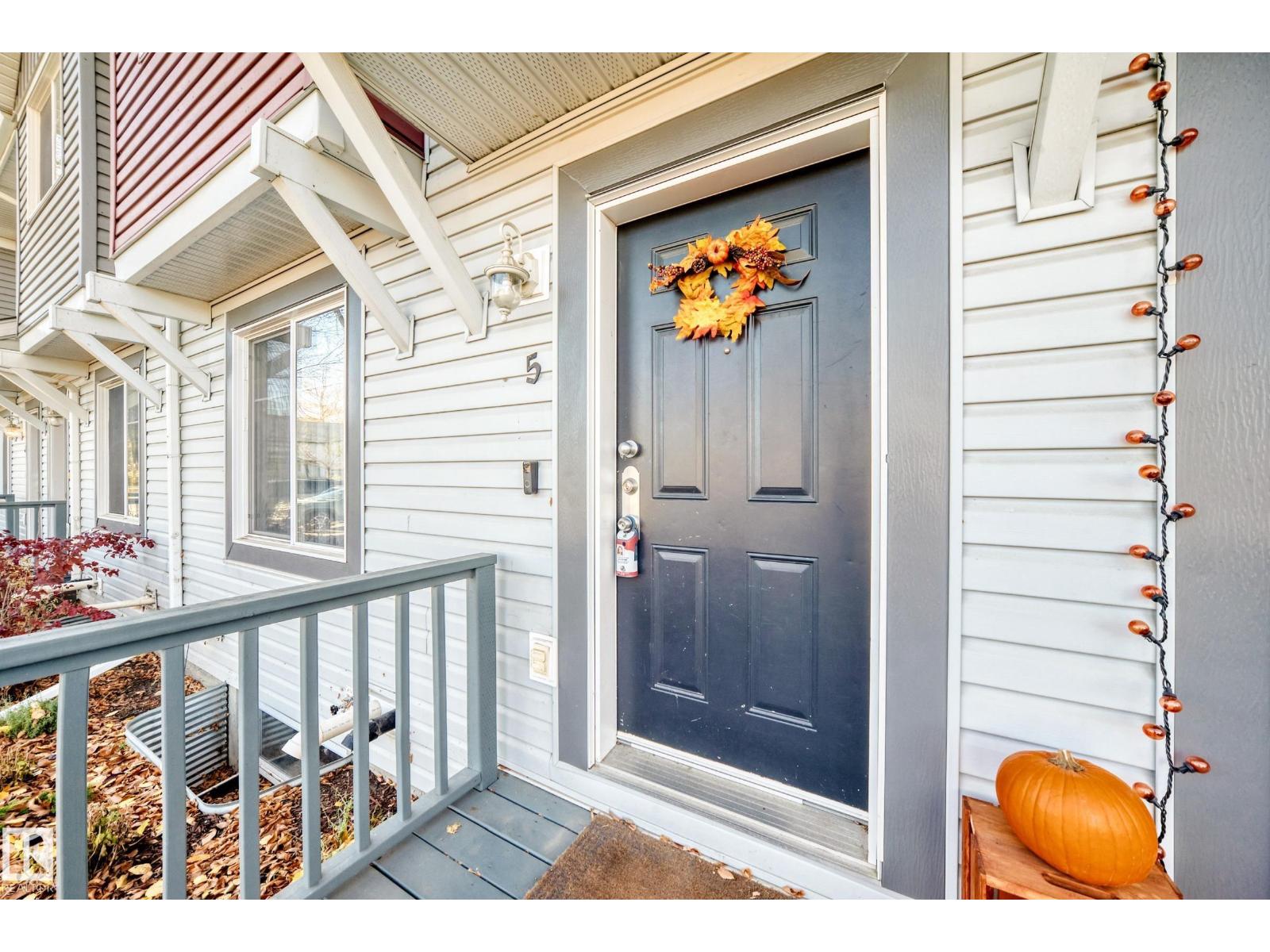 #5 1404 Hermitage Rd Nw Nw, Edmonton, Alberta  T5A 0P5 - Photo 3 - E4464040