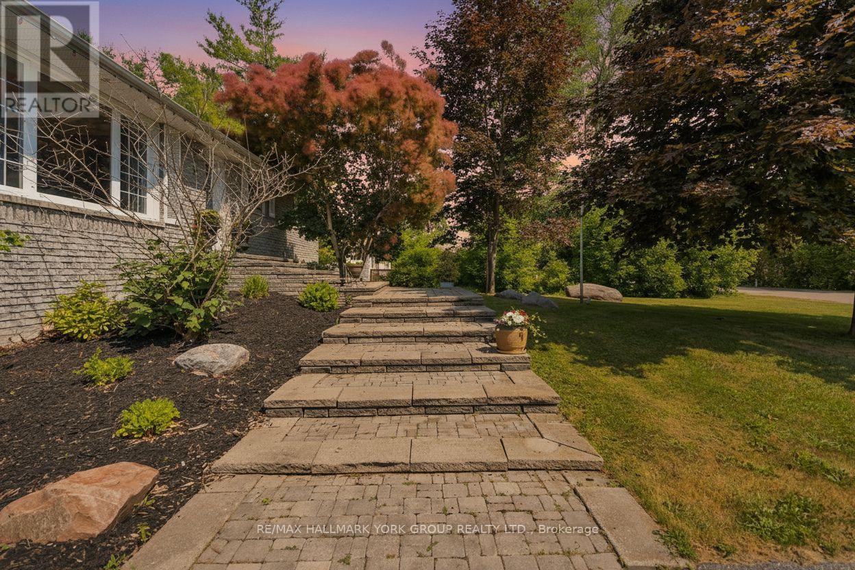 8 Rushton Road, Georgina, Ontario  L0E 1S0 - Photo 3 - N12436570