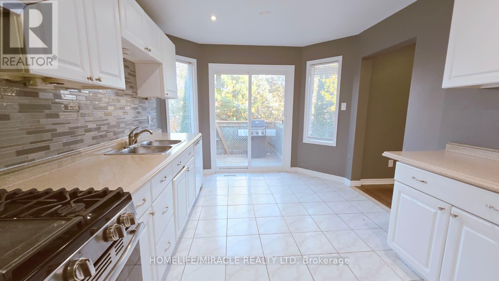 12 Gore Drive, Barrie (Ardagh), Ontario  L4N 8L3 - Photo 10 - S12491812