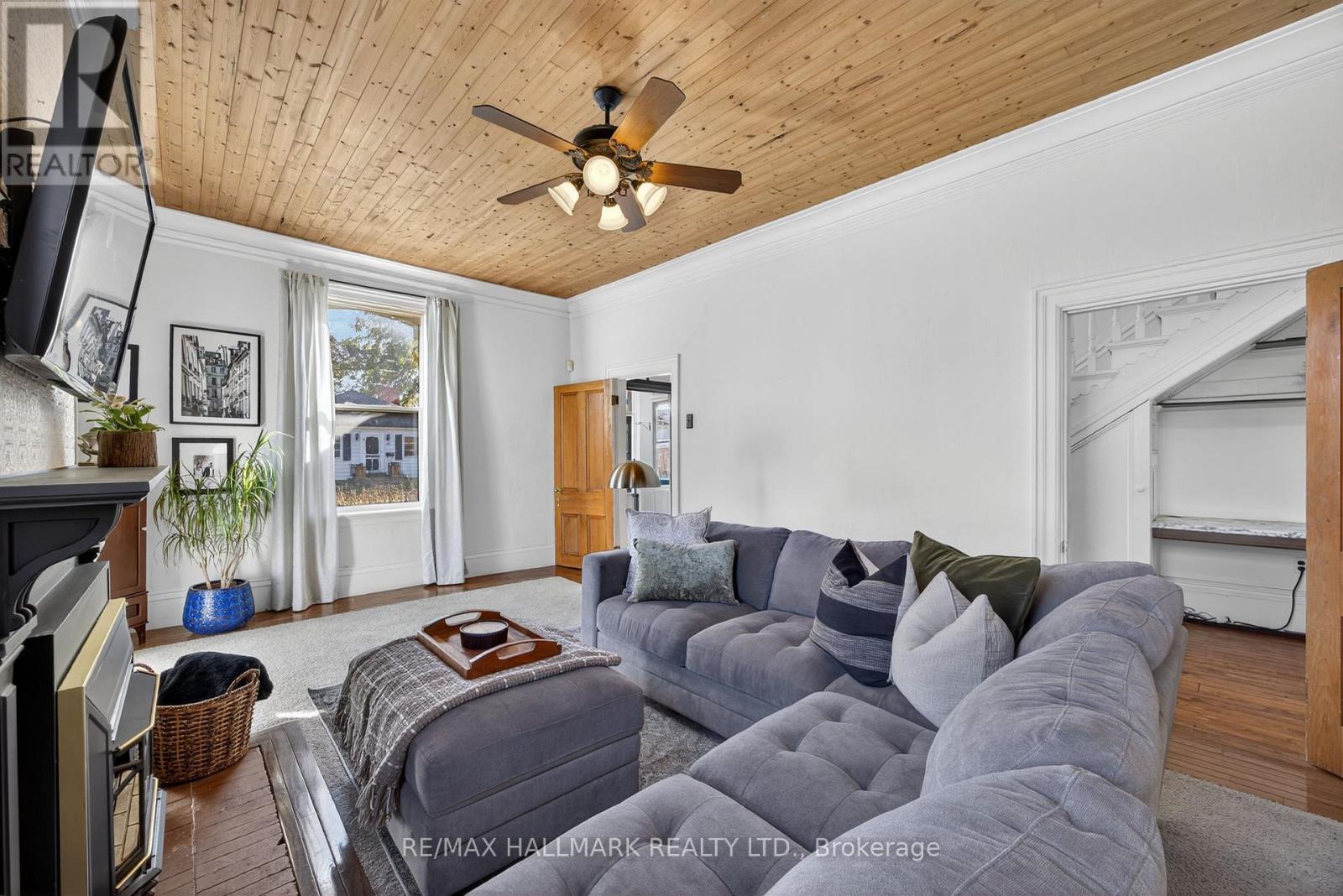 84 Wellington Street E, Barrie (Wellington), Ontario  L4M 3K9 - Photo 11 - S12491830