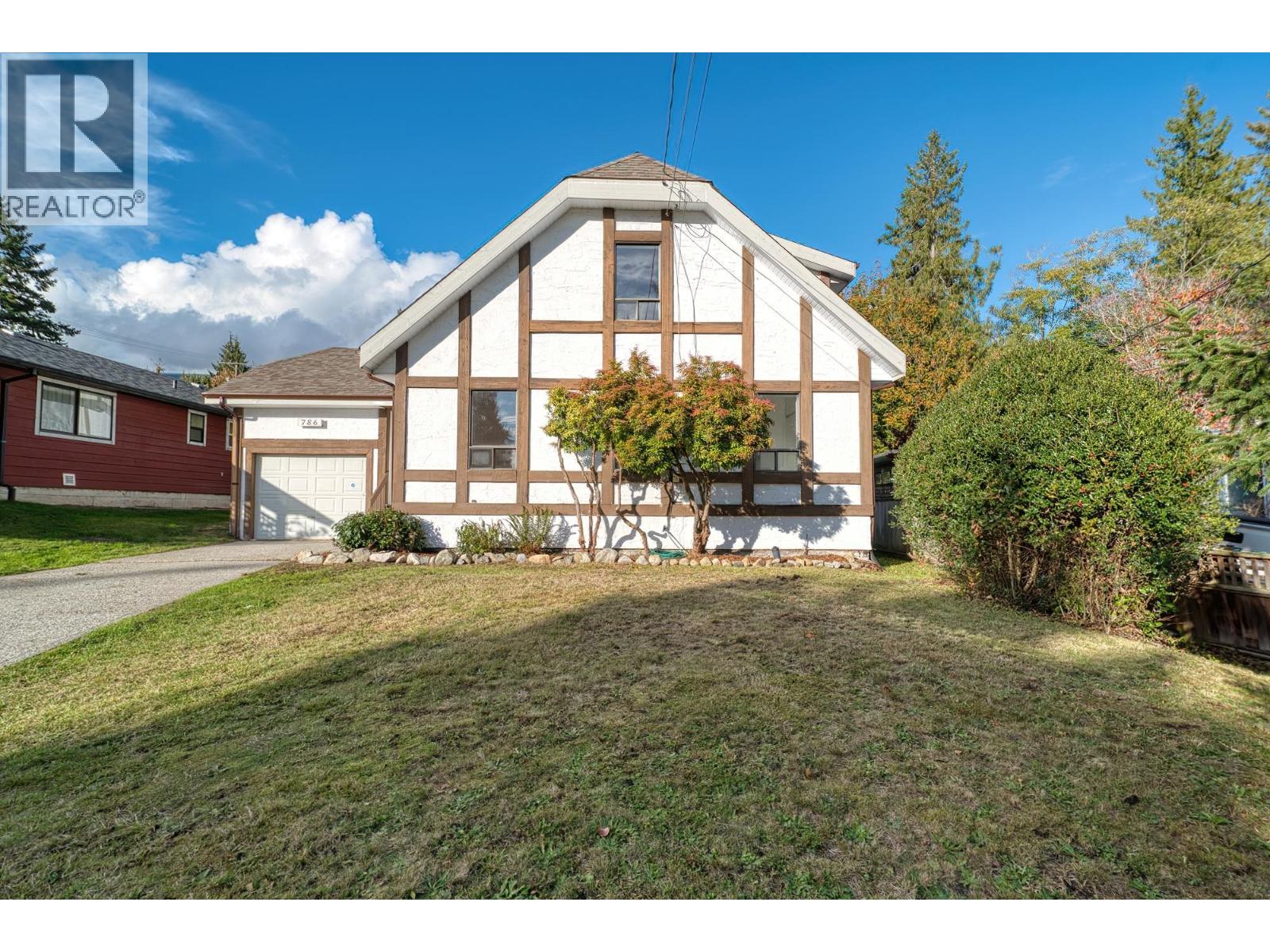 786 Creekside Crescent, Gibsons, British Columbia  V0N 1V9 - Photo 1 - R3063274