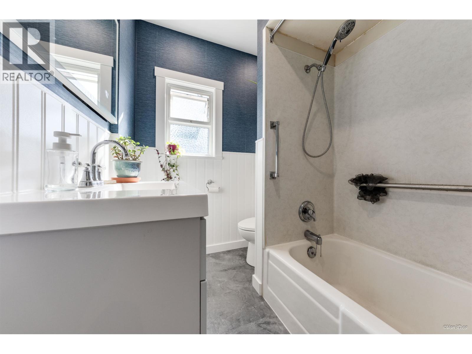 3726 Trinity Street, Burnaby, British Columbia  V5C 1N2 - Photo 12 - R3063294