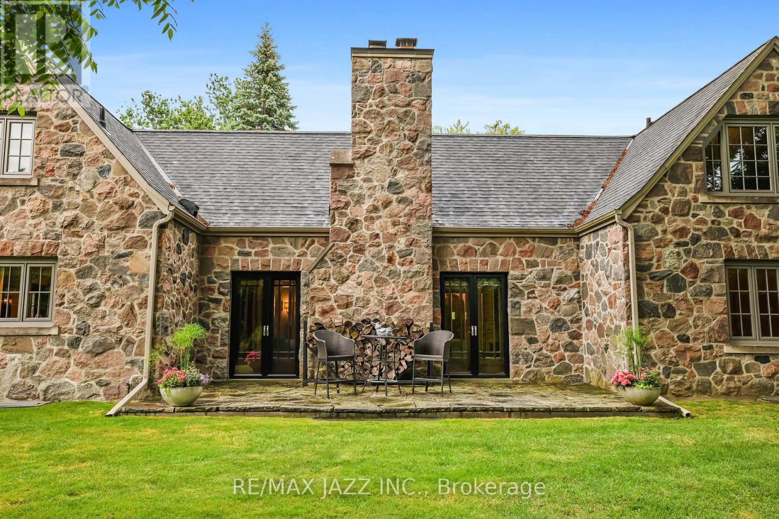 690 Bessborough Drive, Oshawa, Ontario  L1G 4H2 - Photo 39 - E12270313