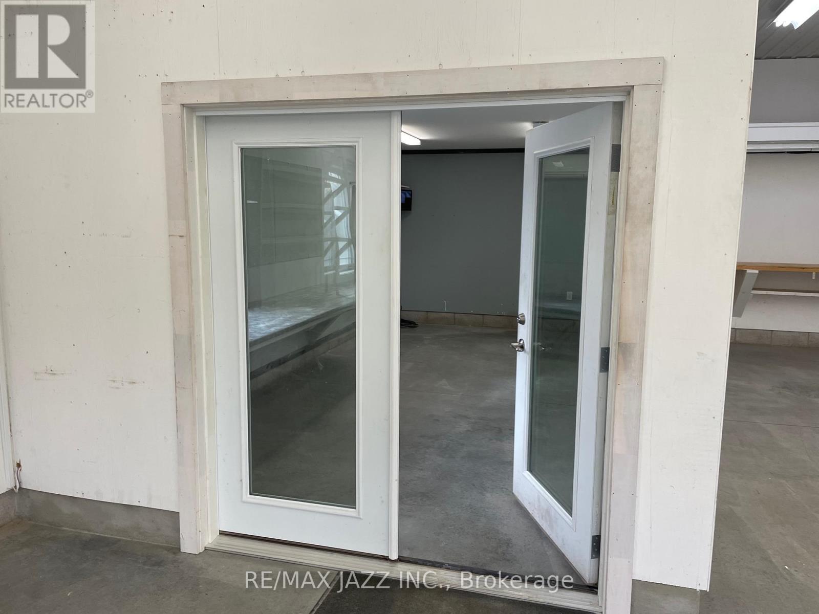 1 - 11 Wychwood Crescent, Kawartha Lakes, Ontario K0M 1N0 - Photo 5 - X12464872