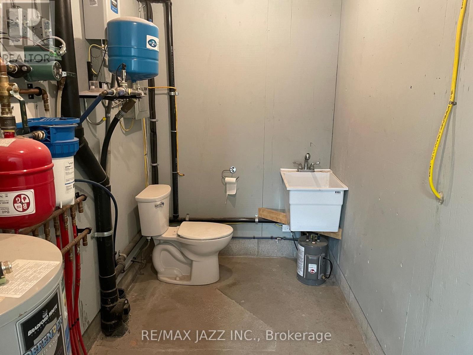 1 - 11 Wychwood Crescent, Kawartha Lakes, Ontario K0M 1N0 - Photo 7 - X12464872