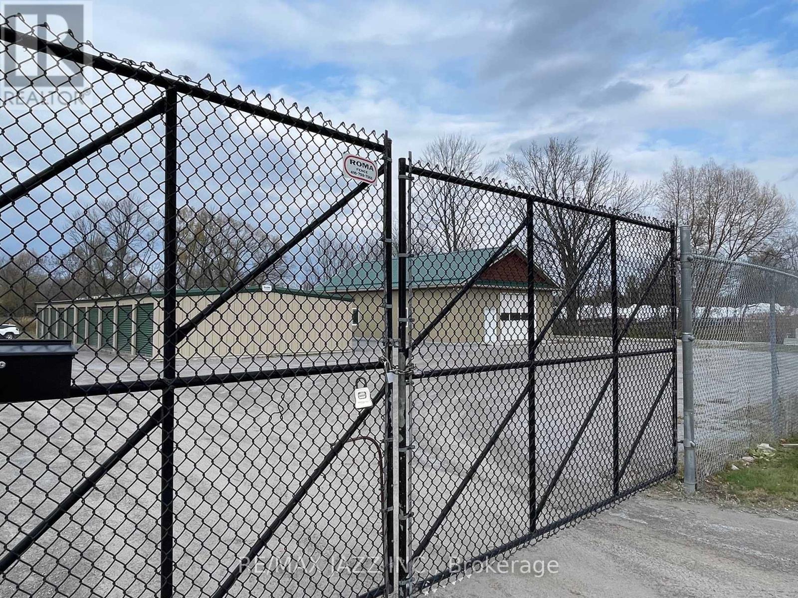 1 - 11 Wychwood Crescent, Kawartha Lakes, Ontario K0M 1N0 - Photo 9 - X12464872