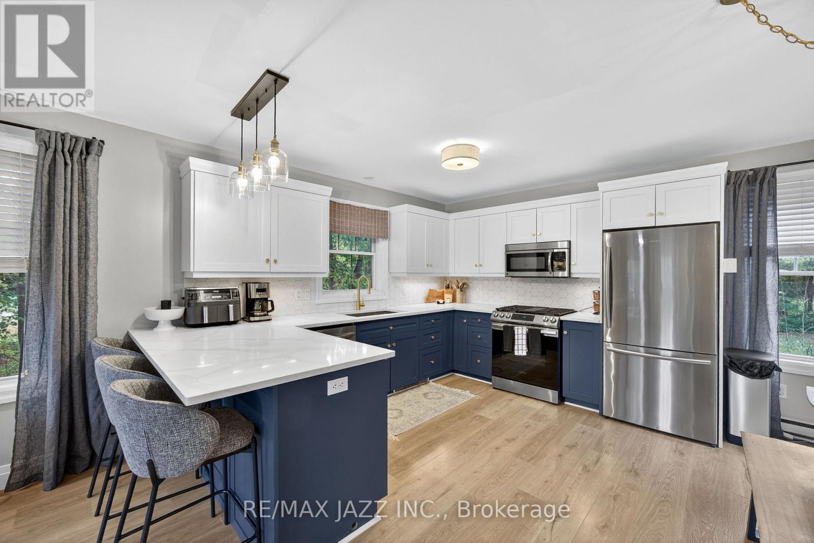 170 Raglan Street, Grey Highlands, Ontario N0C 1E0 - Photo 5 - X12454066