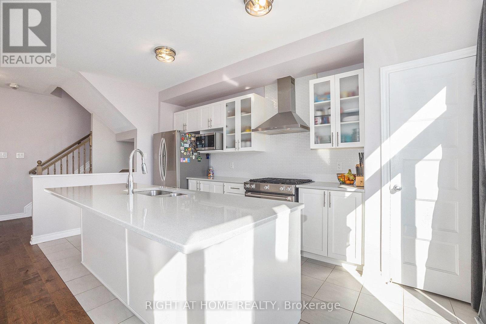 116 Yellowcress Way, Ottawa, Ontario  K4A 1C2 - Photo 13 - X12470743