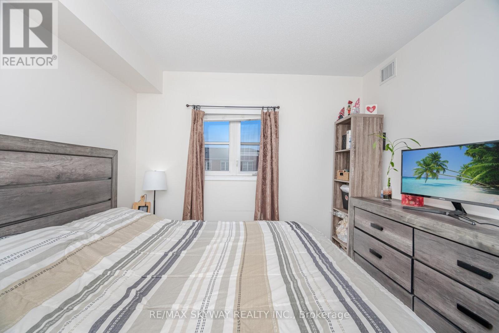 303 - 60 Baycliffe Crescent, Brampton, Ontario  L7A 0Z4 - Photo 21 - W12491650