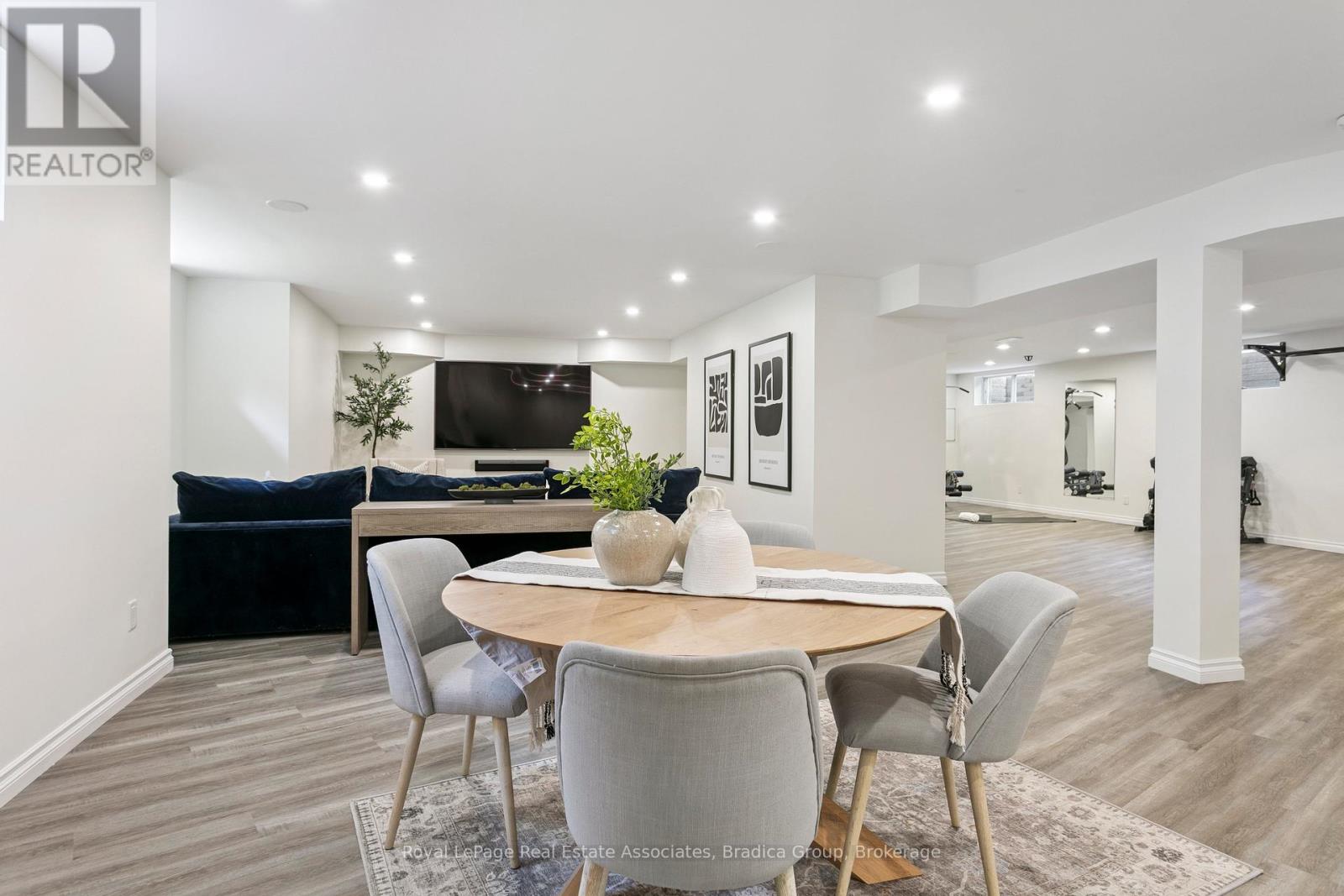 19 Lorraine Gardens, Toronto, Ontario  M9B 4Z5 - Photo 31 - W12491680