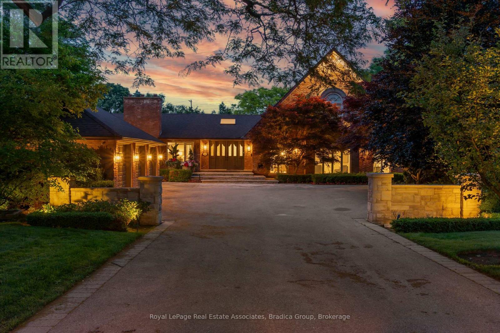 19 Lorraine Gardens, Toronto, Ontario  M9B 4Z5 - Photo 50 - W12491680