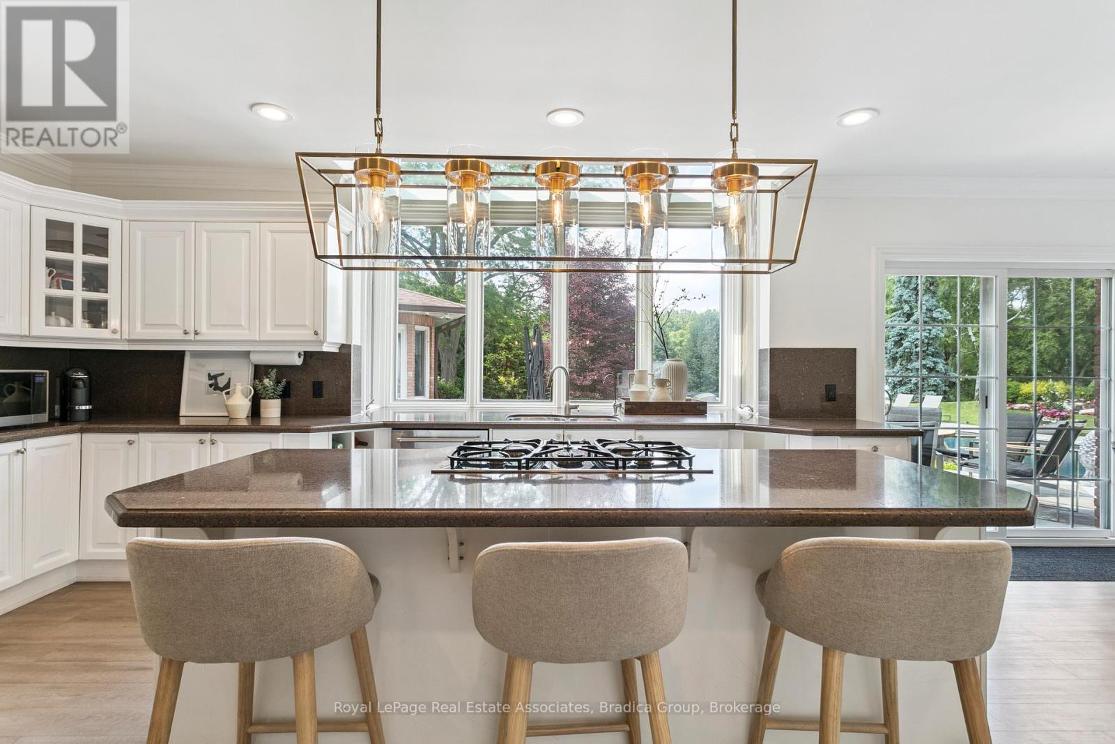 19 Lorraine Gardens, Toronto, Ontario  M9B 4Z5 - Photo 6 - W12491680