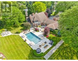 19 LORRAINE GARDENS, Toronto, Ontario