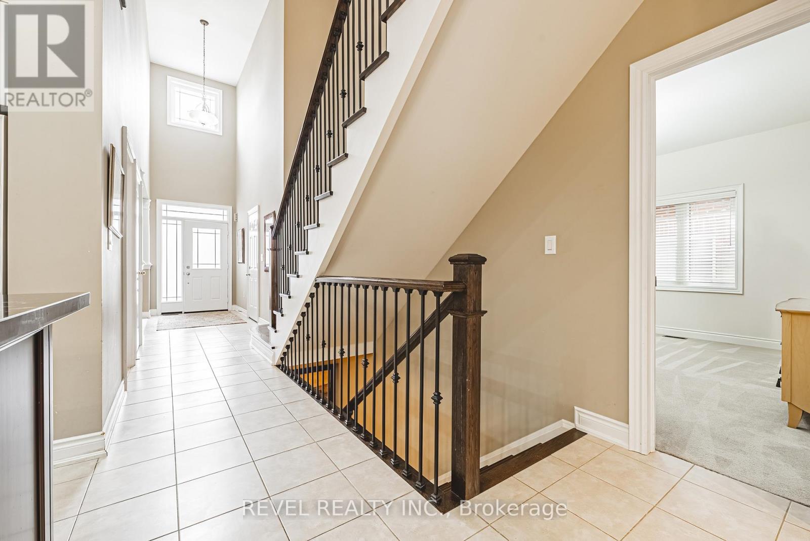 664 Serafini Crescent, Milton, Ontario  L9T 7P3 - Photo 5 - W12491686