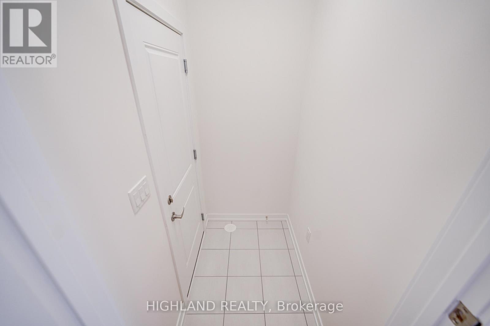 1118 Wheat Boom Drive, Oakville, Ontario  L6H 7W4 - Photo 10 - W12491692