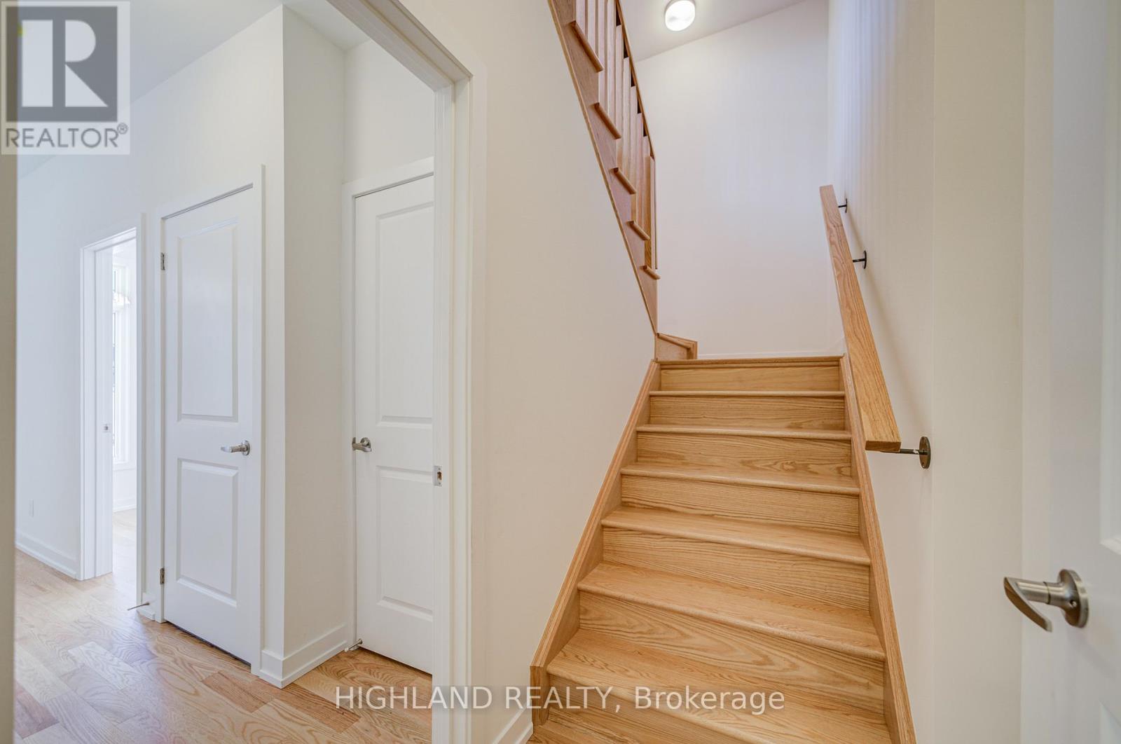 1118 Wheat Boom Drive, Oakville, Ontario  L6H 7W4 - Photo 11 - W12491692