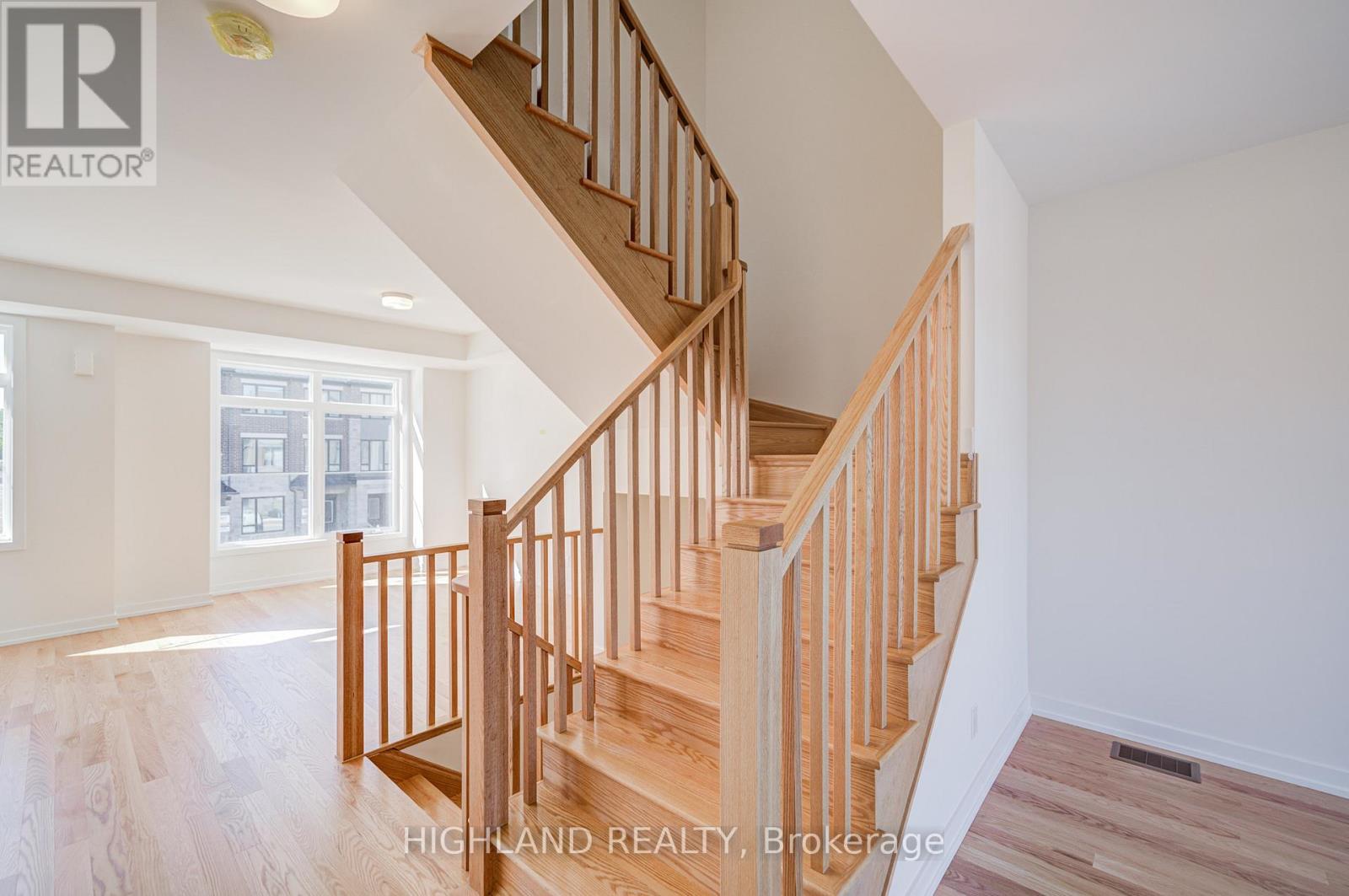 1118 Wheat Boom Drive, Oakville, Ontario  L6H 7W4 - Photo 13 - W12491692