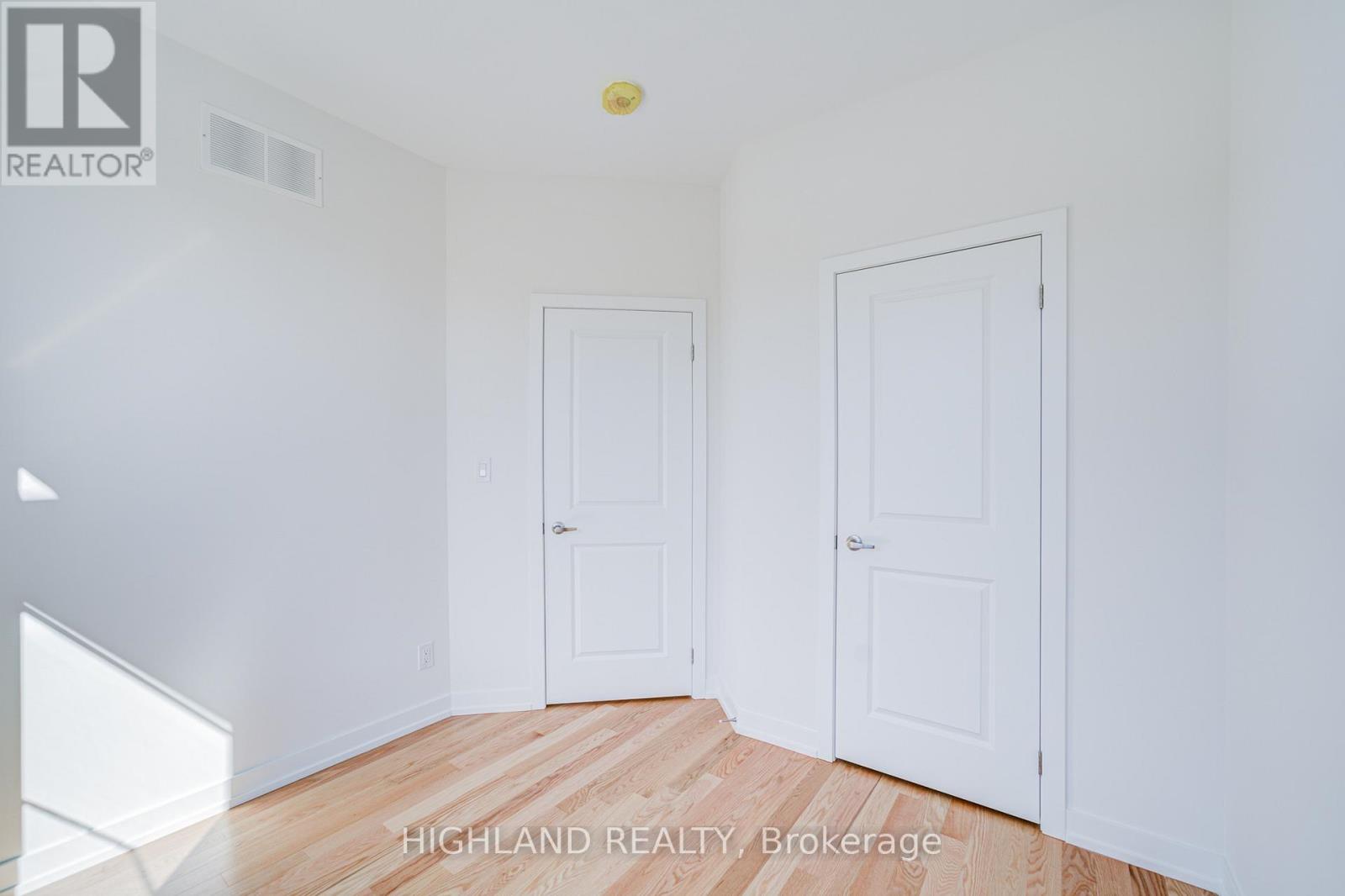 1118 Wheat Boom Drive, Oakville, Ontario  L6H 7W4 - Photo 47 - W12491692