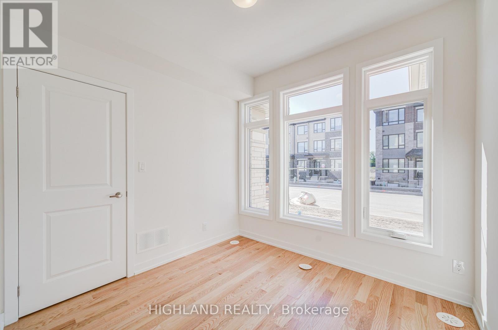 1118 Wheat Boom Drive, Oakville, Ontario  L6H 7W4 - Photo 7 - W12491692