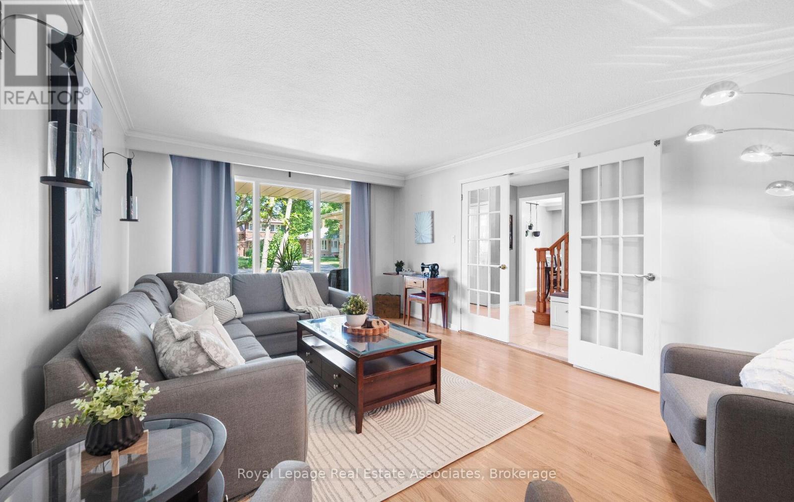 296 Chantenay Drive, Mississauga, Ontario  L5A 1E7 - Photo 10 - W12491702