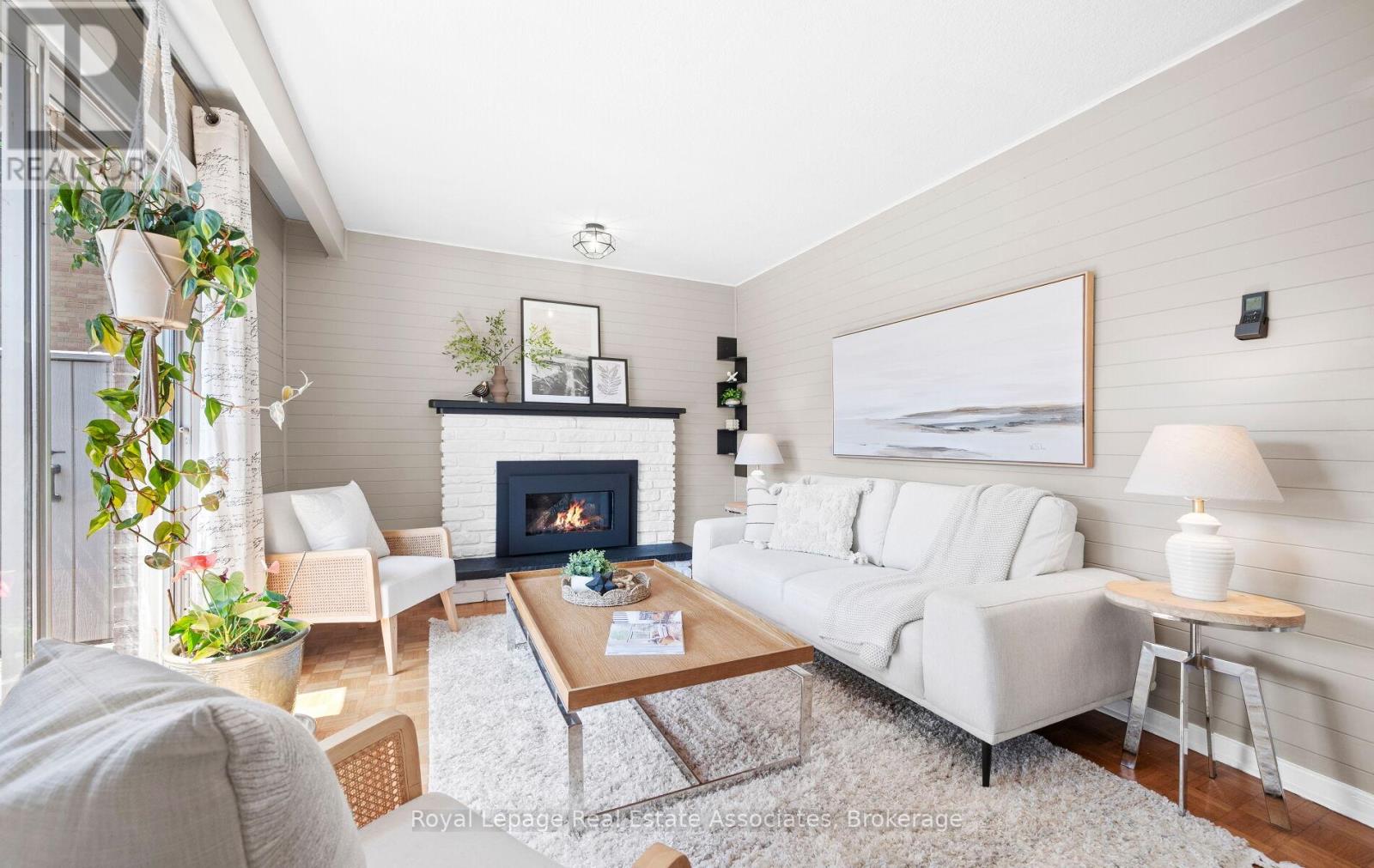 296 Chantenay Drive, Mississauga, Ontario  L5A 1E7 - Photo 13 - W12491702