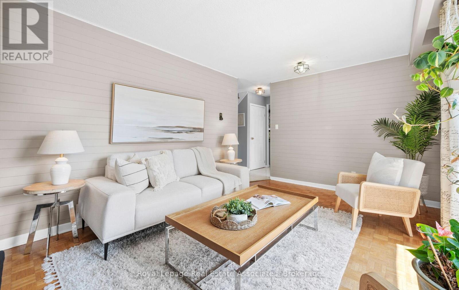 296 Chantenay Drive, Mississauga, Ontario  L5A 1E7 - Photo 14 - W12491702