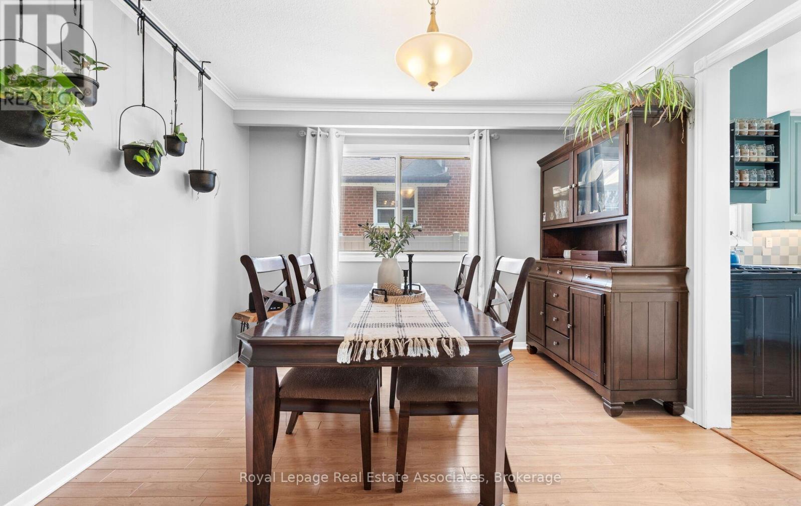 296 Chantenay Drive, Mississauga, Ontario  L5A 1E7 - Photo 20 - W12491702