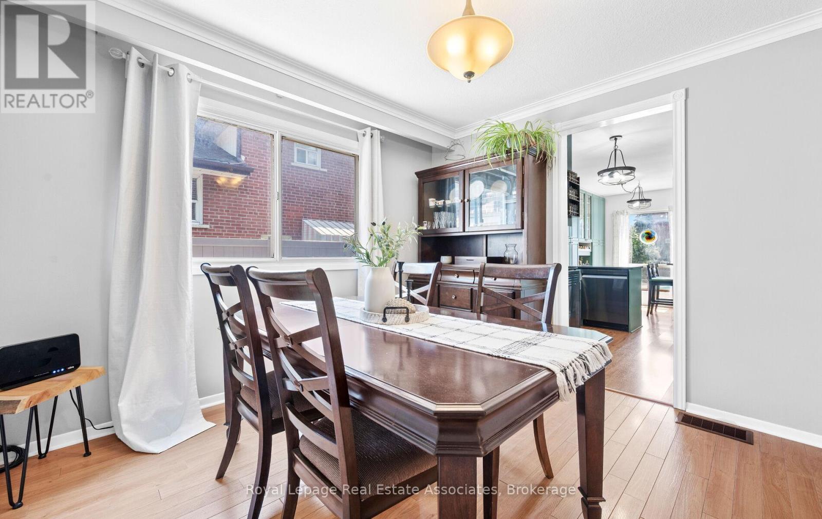 296 Chantenay Drive, Mississauga, Ontario  L5A 1E7 - Photo 21 - W12491702