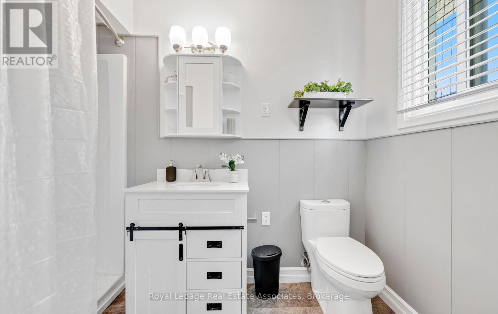 296 Chantenay Drive, Mississauga, Ontario  L5A 1E7 - Photo 26 - W12491702