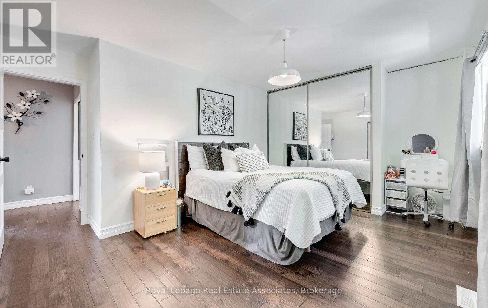 296 Chantenay Drive, Mississauga, Ontario  L5A 1E7 - Photo 27 - W12491702