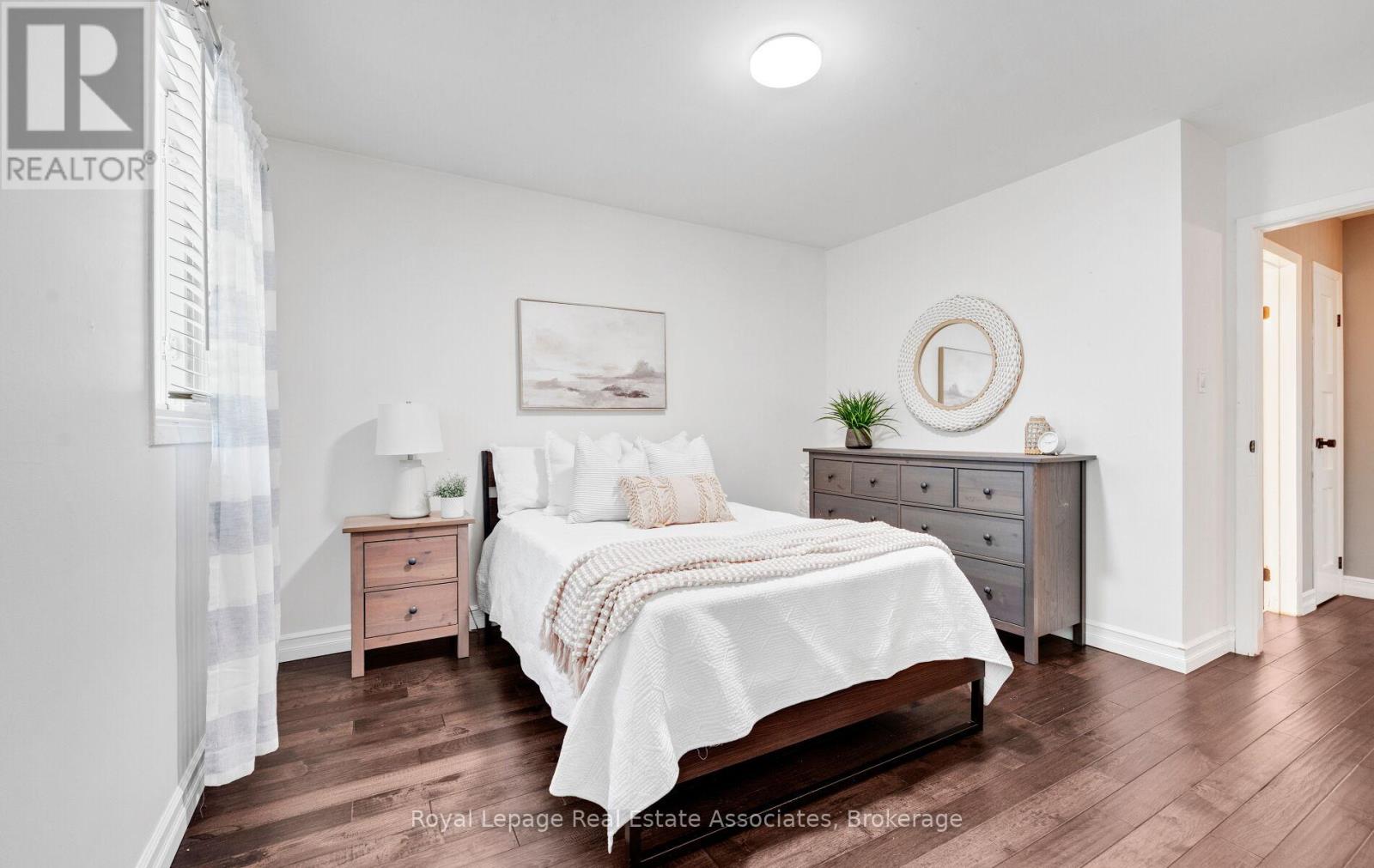 296 Chantenay Drive, Mississauga, Ontario  L5A 1E7 - Photo 29 - W12491702