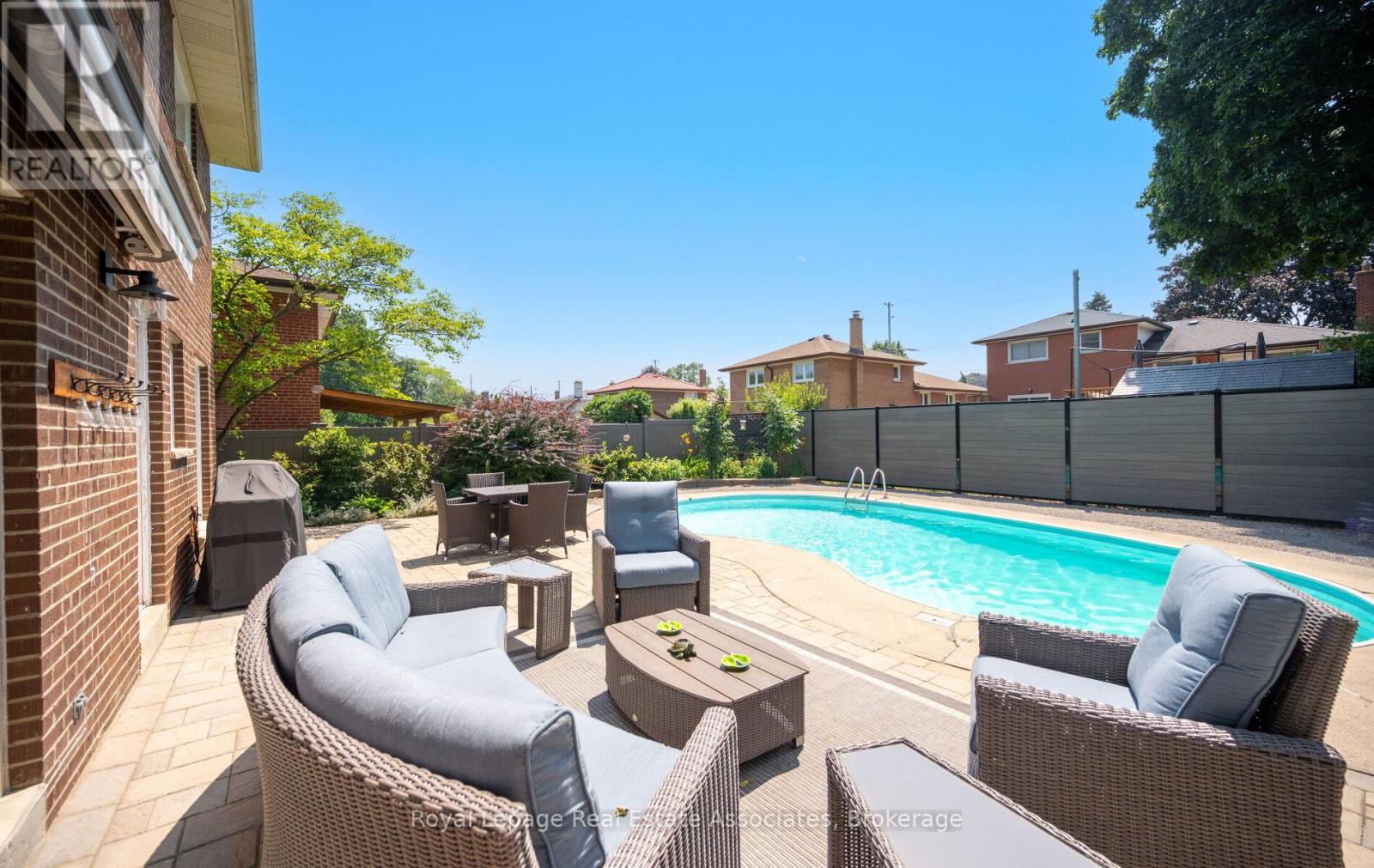 296 Chantenay Drive, Mississauga, Ontario  L5A 1E7 - Photo 39 - W12491702