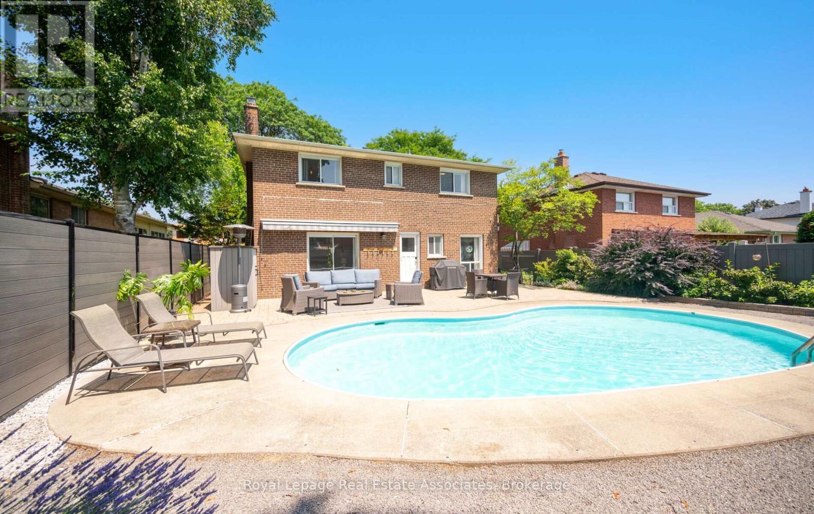 296 Chantenay Drive, Mississauga, Ontario  L5A 1E7 - Photo 41 - W12491702