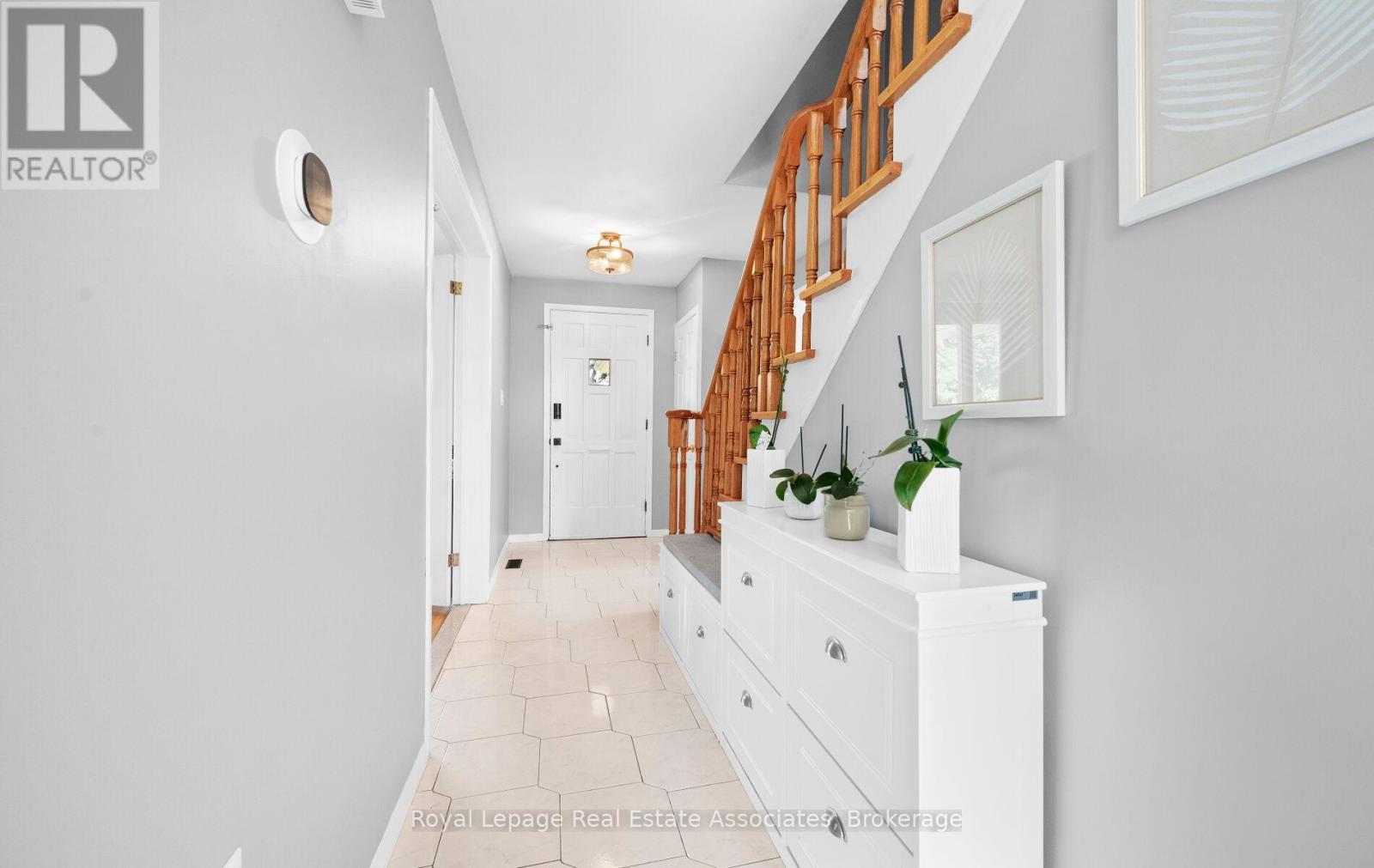 296 Chantenay Drive, Mississauga, Ontario  L5A 1E7 - Photo 6 - W12491702