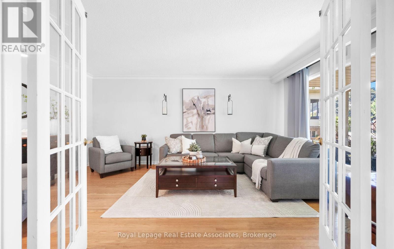 296 Chantenay Drive, Mississauga, Ontario  L5A 1E7 - Photo 7 - W12491702