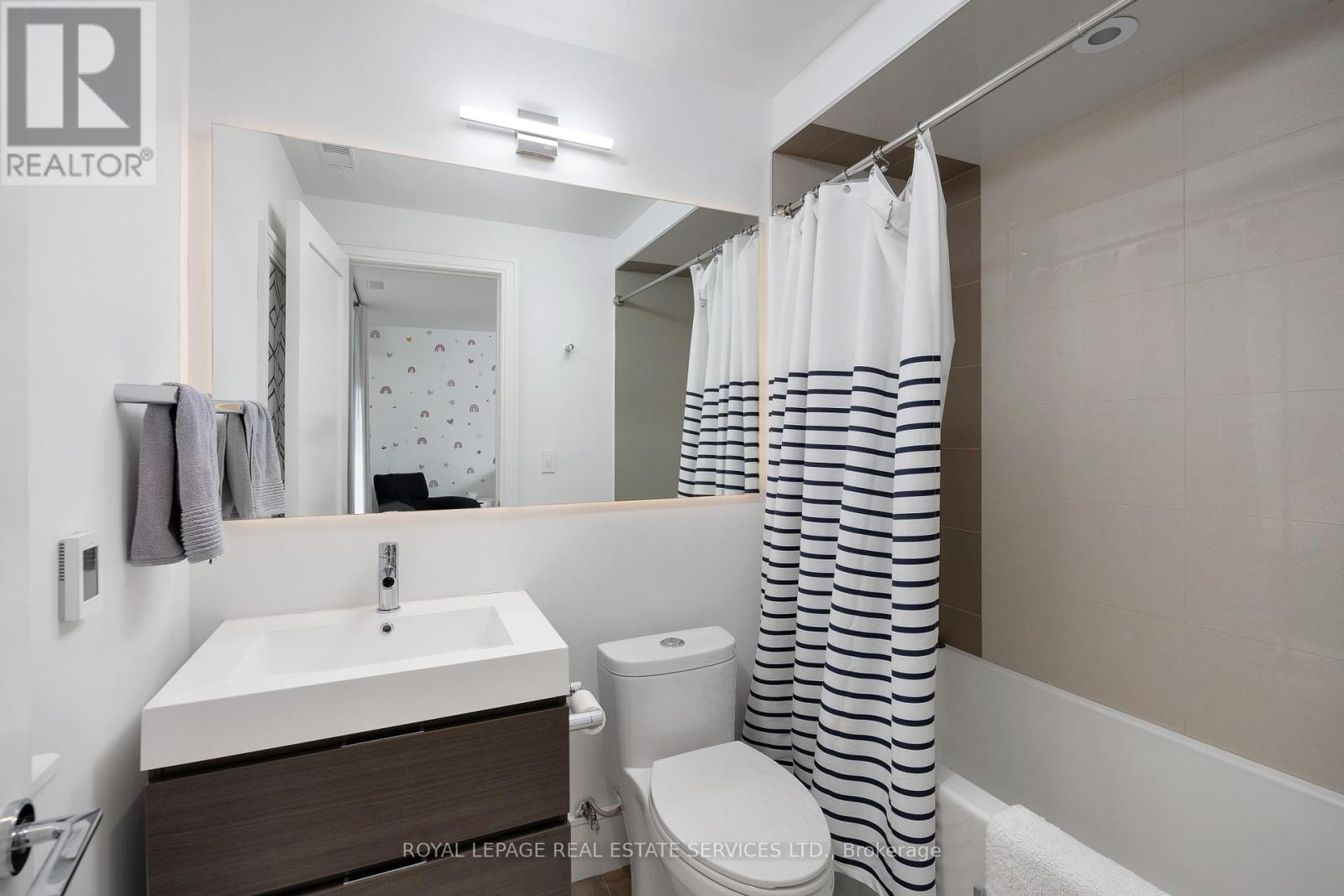 57 Meadowbank Road, Toronto, Ontario  M9B 5C7 - Photo 28 - W12491718