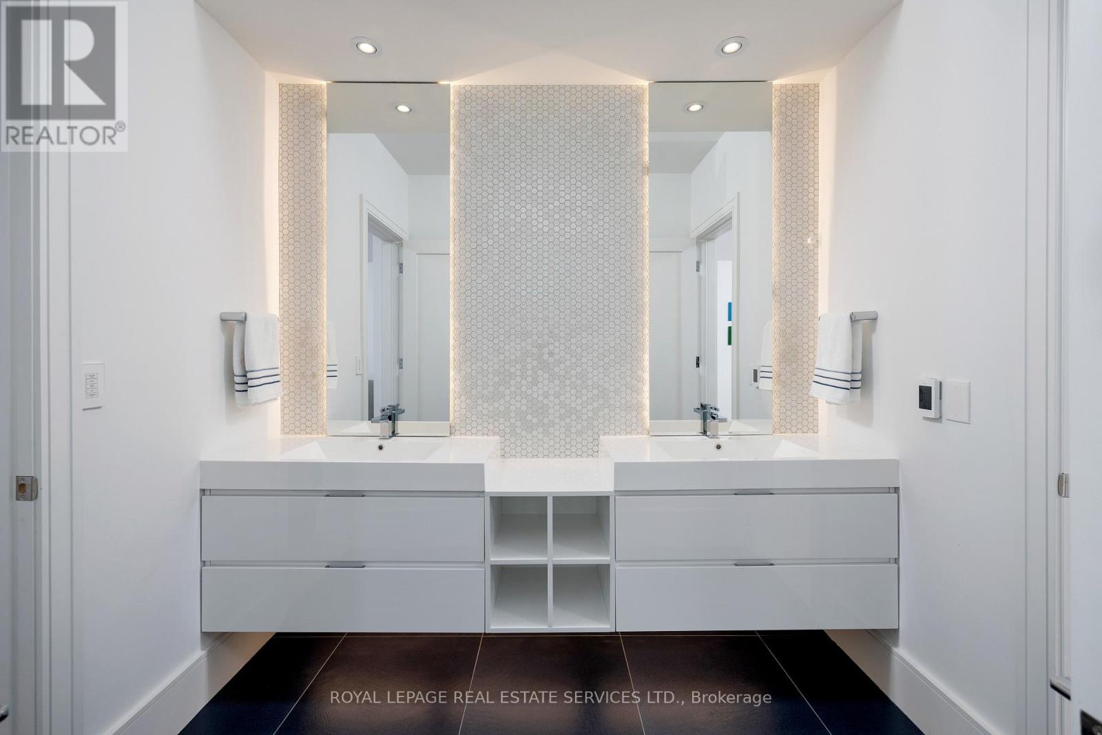 57 Meadowbank Road, Toronto, Ontario  M9B 5C7 - Photo 31 - W12491718