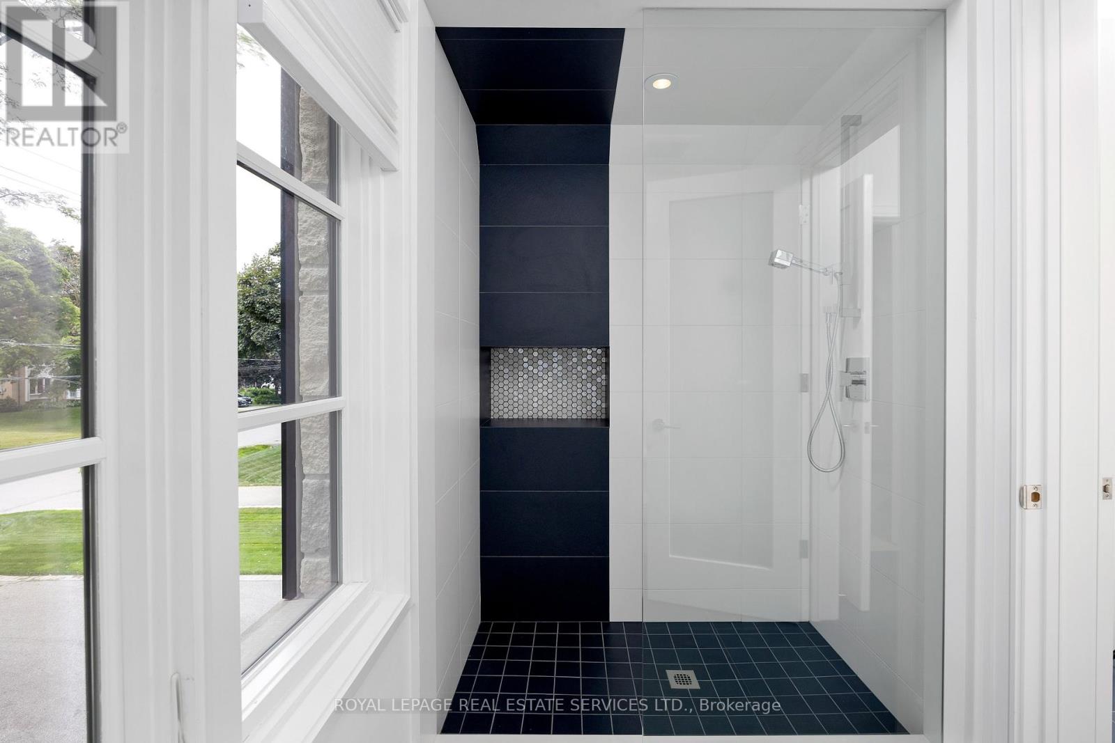 57 Meadowbank Road, Toronto, Ontario  M9B 5C7 - Photo 33 - W12491718