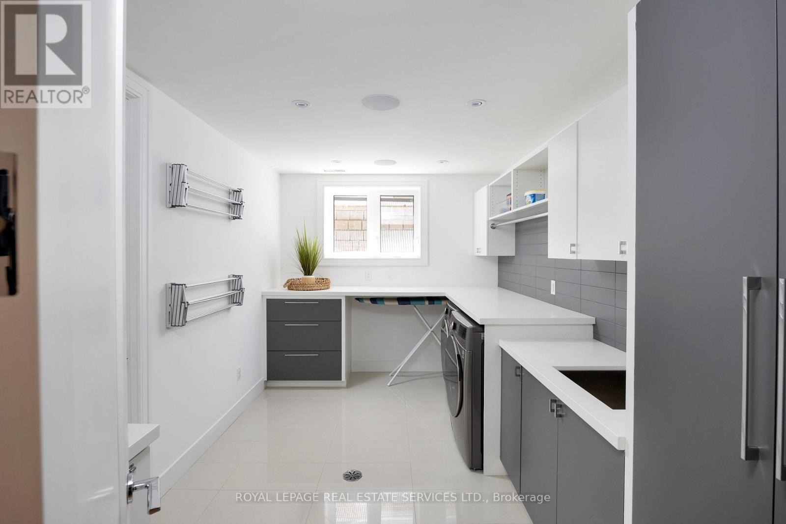 57 Meadowbank Road, Toronto, Ontario  M9B 5C7 - Photo 44 - W12491718