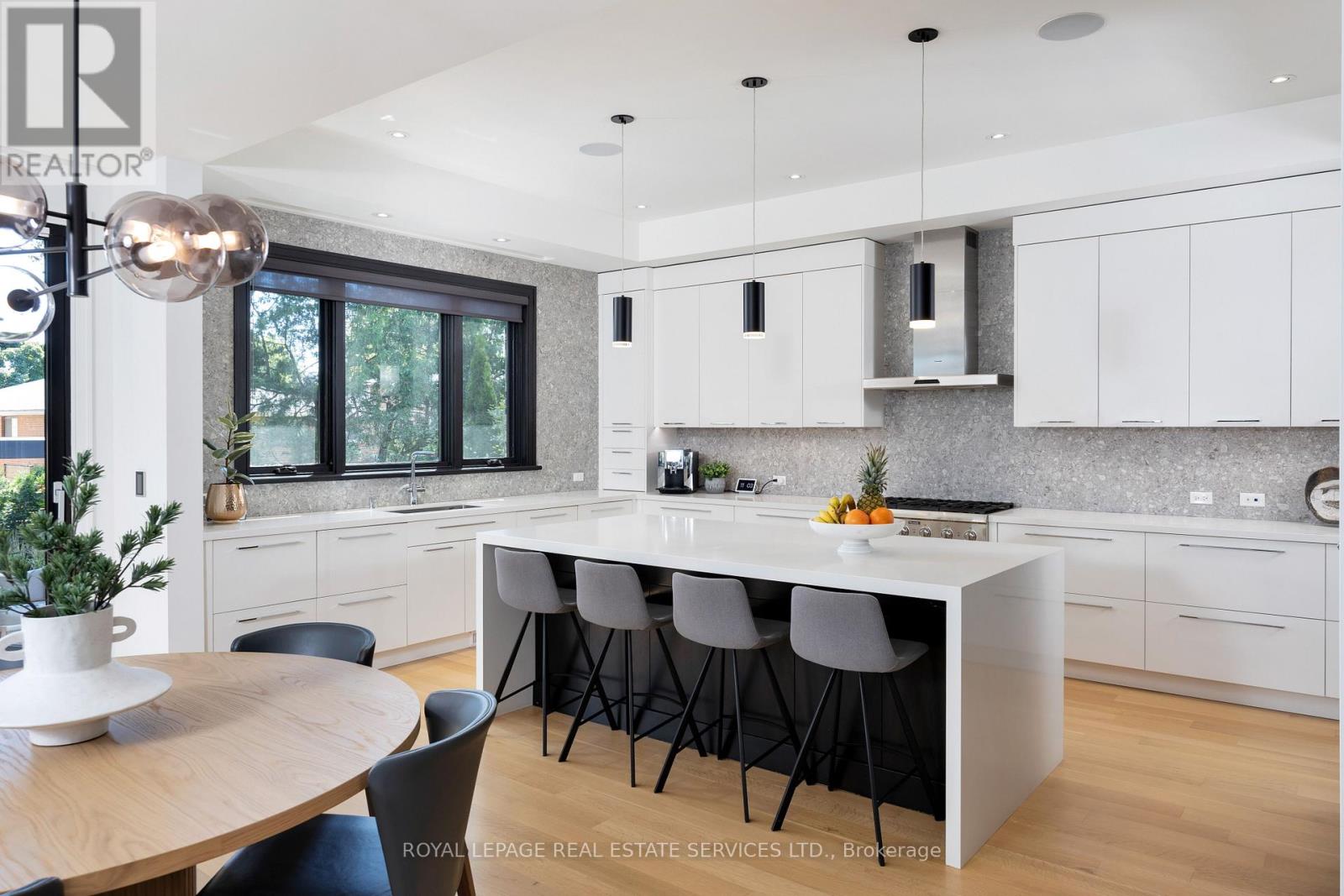 57 Meadowbank Road, Toronto, Ontario  M9B 5C7 - Photo 9 - W12491718