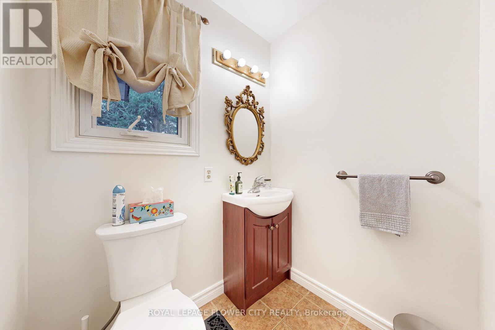 29 Gibson Lake Drive, Caledon, Ontario  L7E 4B3 - Photo 11 - W12491734