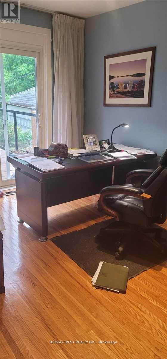 Upper - 51 Monterrey Drive, Toronto, Ontario  M9V 1S9 - Photo 12 - W12491780