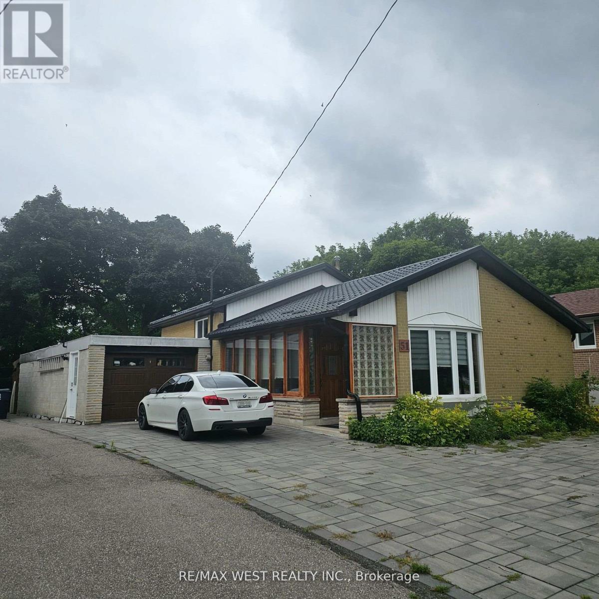 Upper - 51 Monterrey Drive, Toronto, Ontario  M9V 1S9 - Photo 21 - W12491780